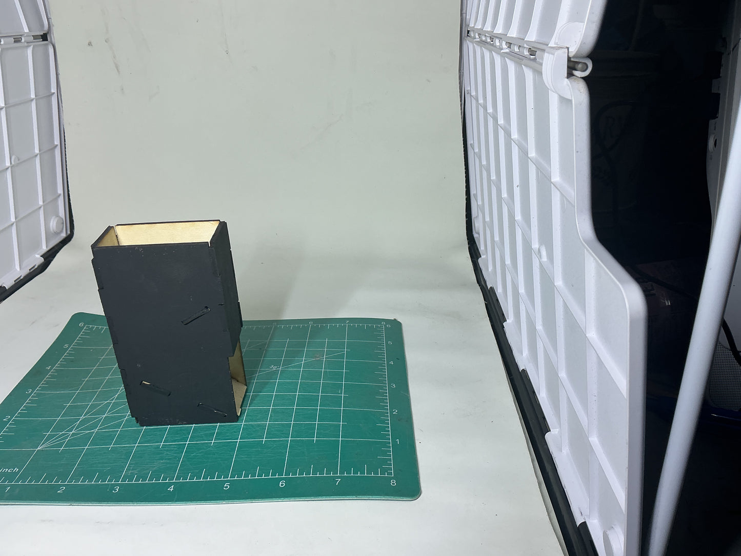 Mini Dice Tower – Compact laser cut DnD Dice Rolling Tower