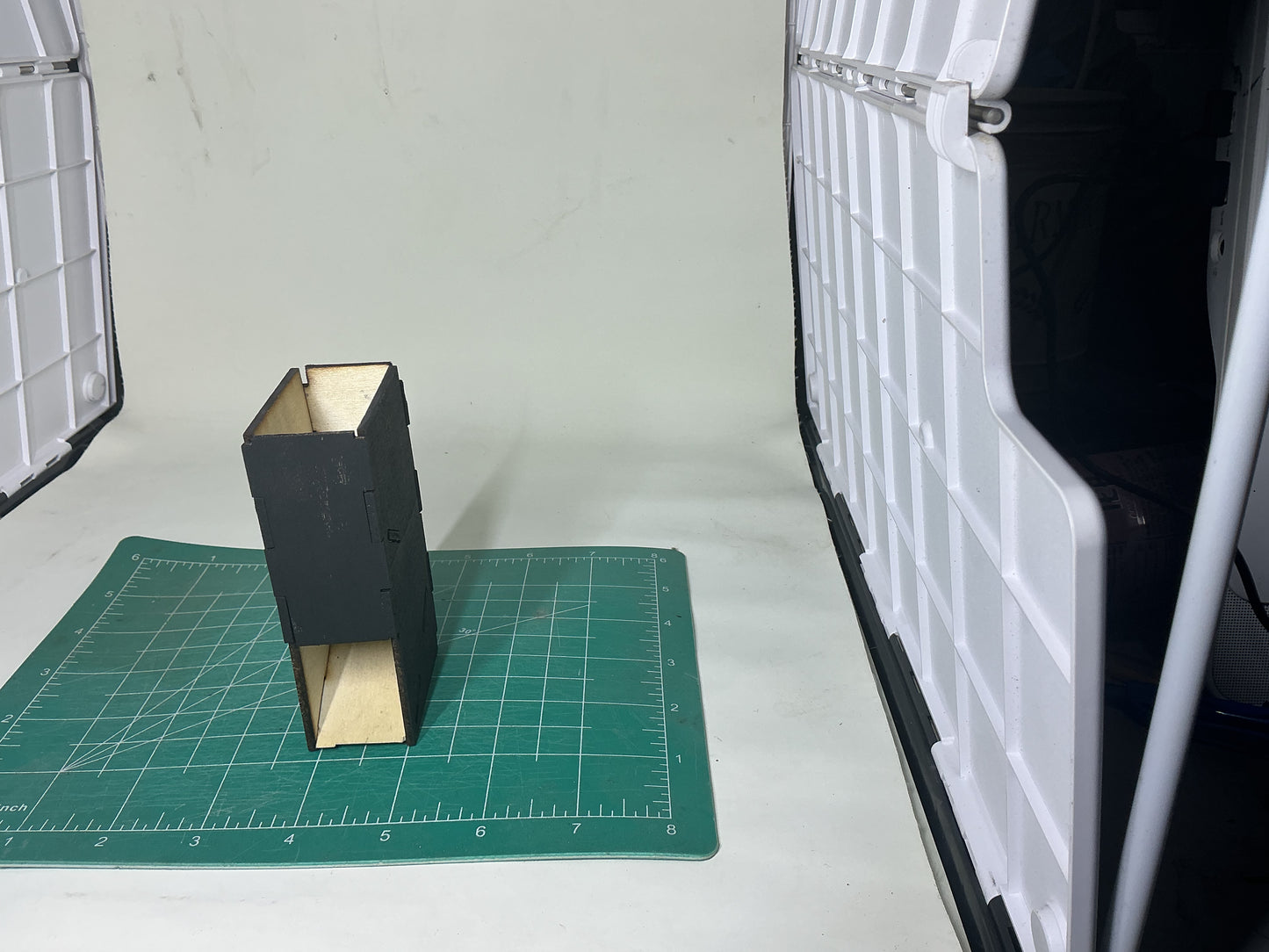 Mini Dice Tower – Compact laser cut DnD Dice Rolling Tower